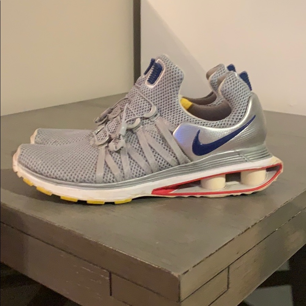 Nike shox gravity